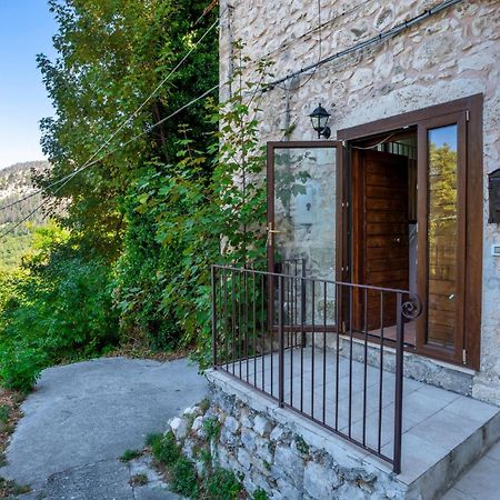 4 Bedroom Lovely Apartment In Caramanico Terme Esterno foto