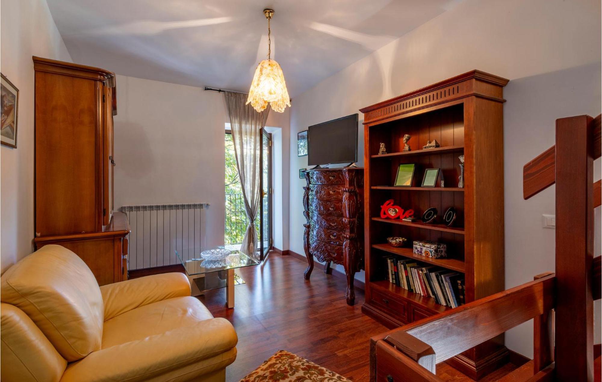 4 Bedroom Lovely Apartment In Caramanico Terme Esterno foto