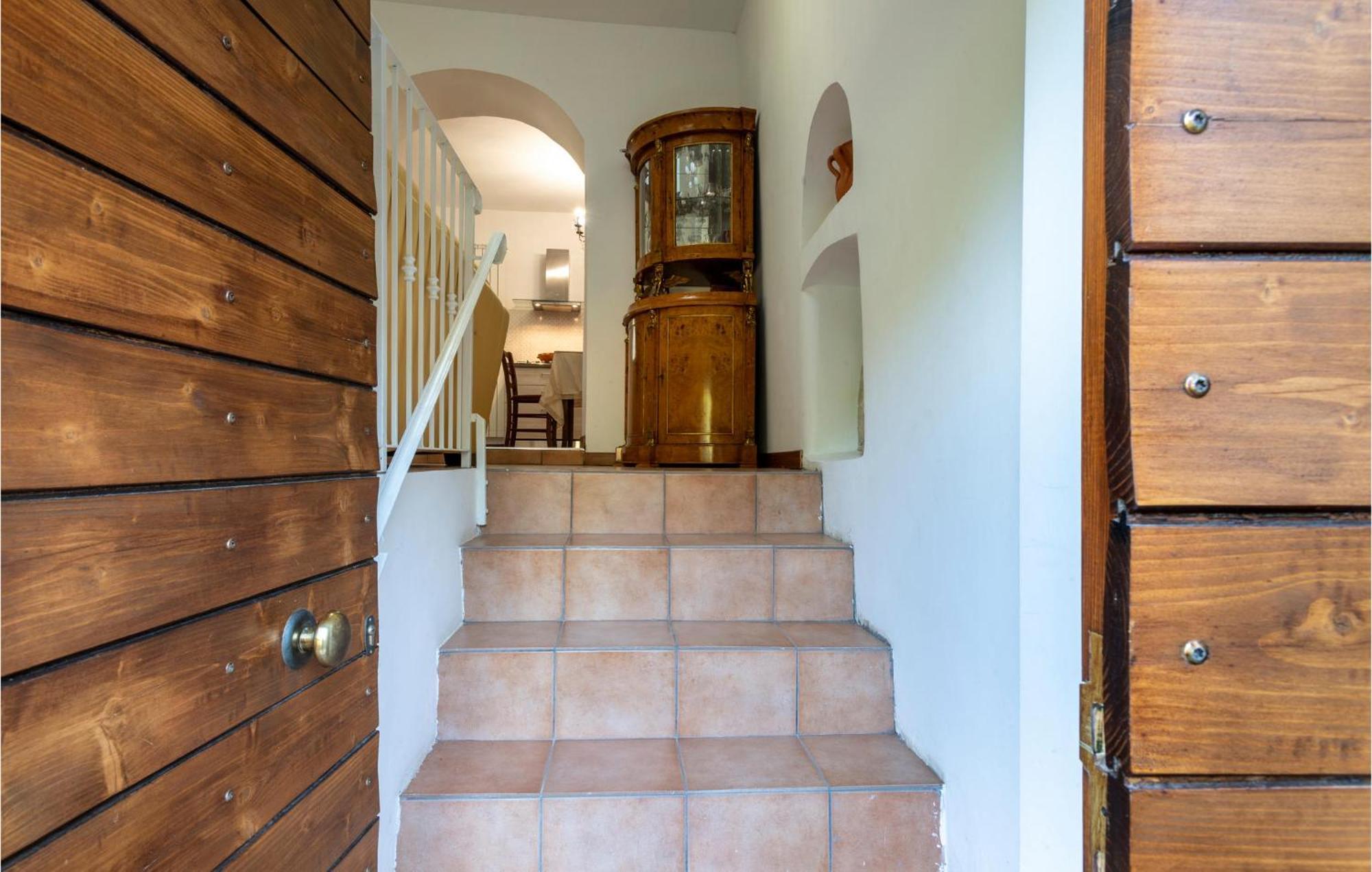 4 Bedroom Lovely Apartment In Caramanico Terme Esterno foto